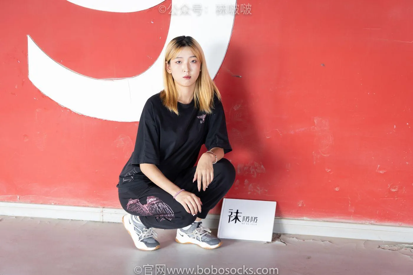 [BoBoSocks袜啵啵]NO.018 木木-运动鞋、白棉袜、裸足 [136P]插图8